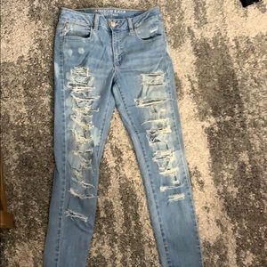 Ripped hi-rise jegging
